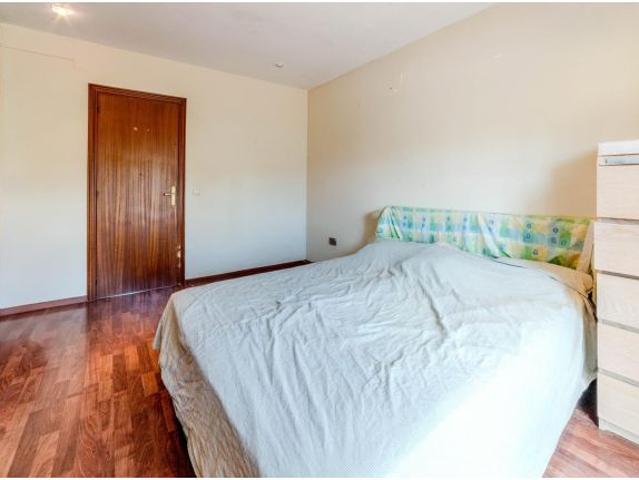 CASA UNIFAMILIAR CON PISCINA PRIVADA