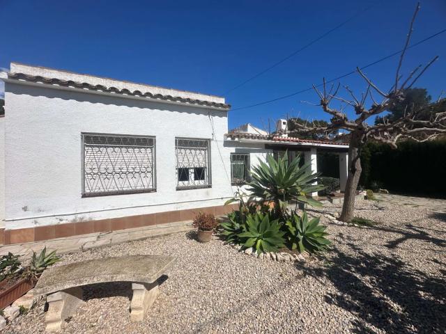 Casa unifamiliar con piscina privada a 150m del mar