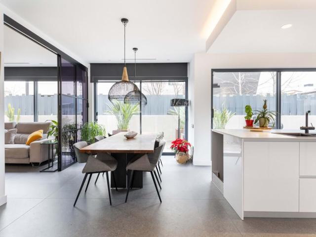 Casa unifamiliar contemporánea con vistas panorámicas en Sant Cugat