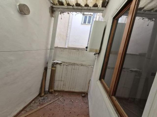 Casa unifamiliar de dos plantas con amplia cochera, solarium y trastero