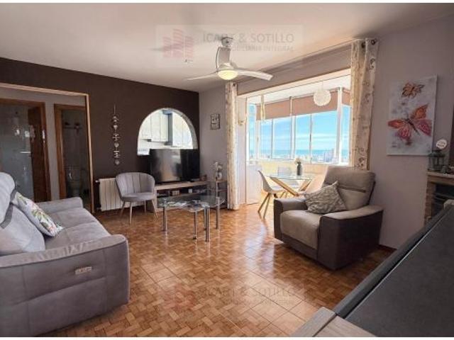 CASA UNIFAMILIAR EN LAS ATALAYAS CON VISTAS ESPECTACULARES AL MAR Y AL CASTILLO