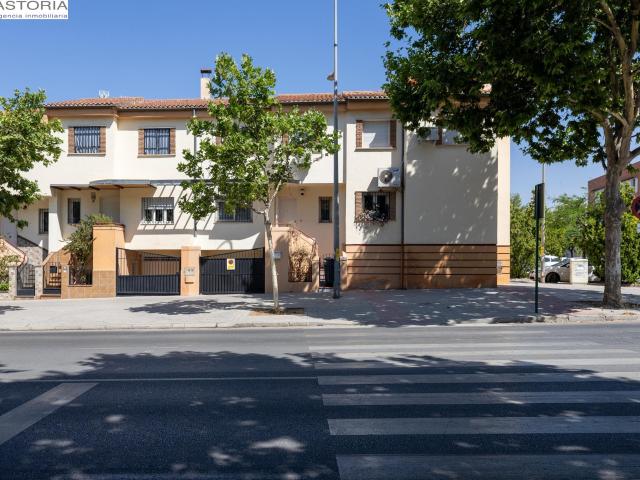 Casa unifamiliar junto a la estación de autobuses
