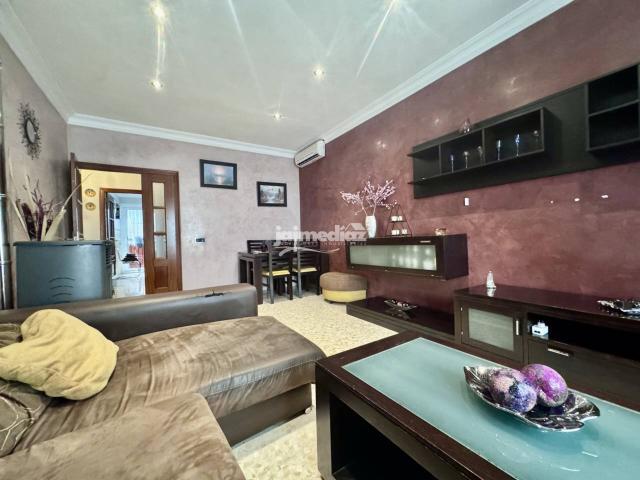 Casa unifamiliar totalmente reformada con garaje, buhardilla y terraza. Lista para entrar a vivir