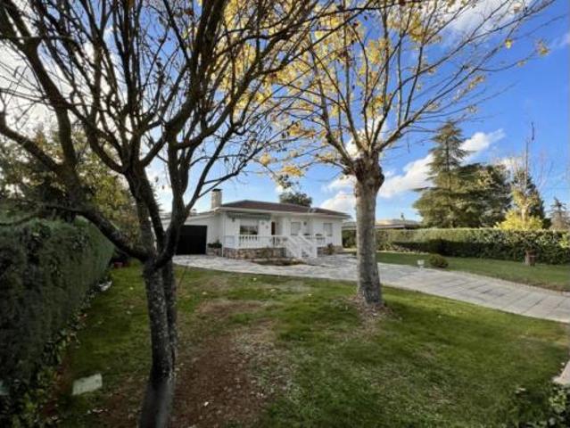 Casa unifamiliar Venta Nuevo Baztán, Central Telefónica de Radio