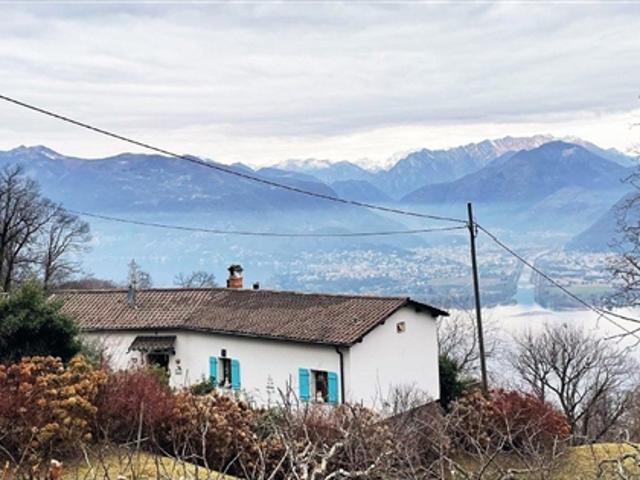 Casa unifamiliare con 4 locali e splendida vista panoramica sul Lago Verbano