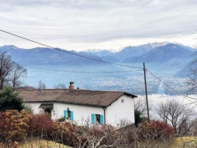 Casa unifamiliare con 4 locali e splendida vista panoramica sul Lago Verbano