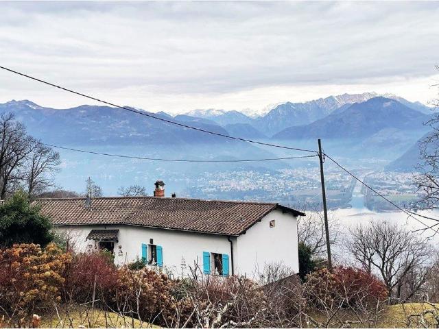 Casa unifamiliare con 4 locali e splendida vista panoramica sul Lago Verbano