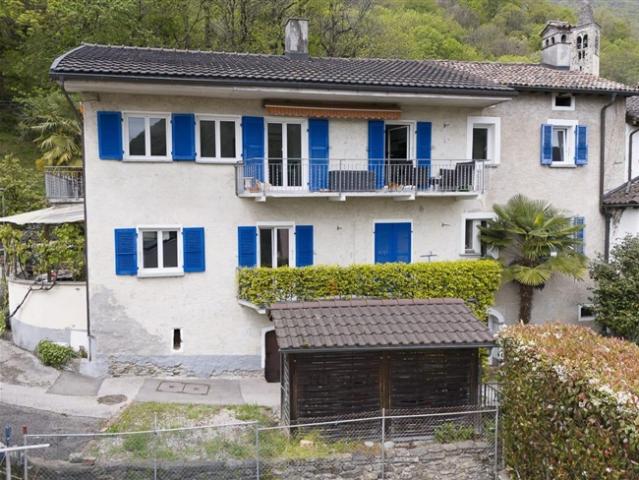 Casa unifamiliare con due unità abitative indipendenti a Mezzovico Vira, ammessa residenza secondaria