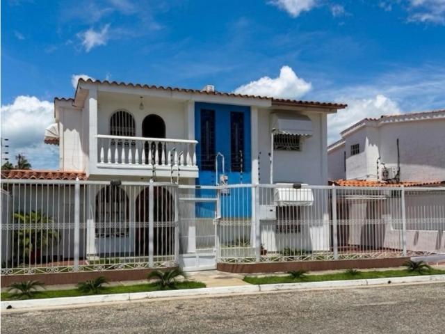 Casa, Urb. Barici
