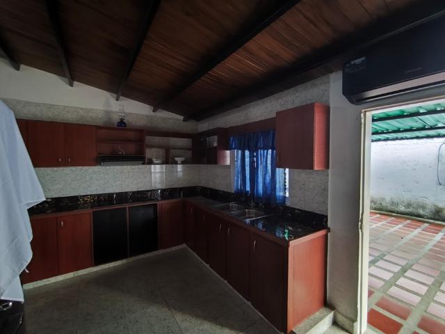 CASA URB EL FARO ZONA INDUSTRIAL VE17 197ZI MTRU