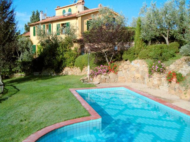 Casa vacanze con piscina e vista panoramica mozzafiato in ve. 260m² Lamporecchio