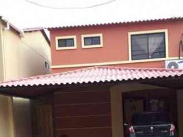 casa vendo en villa club cosmos de 2 pisosbonita