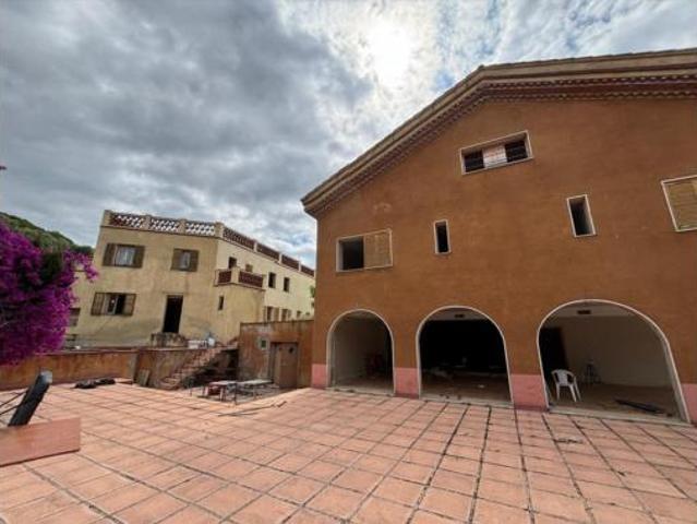 Casa Venta Mataró, Cinc Sènies
