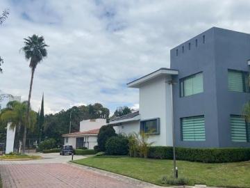 CASA VENTA BUGAMBILIAS 2DA SECCION EN COTO