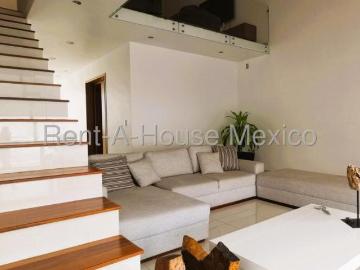Casa Venta Cumbres del Lago. 3 niveles, doble altura, 5 recámaras