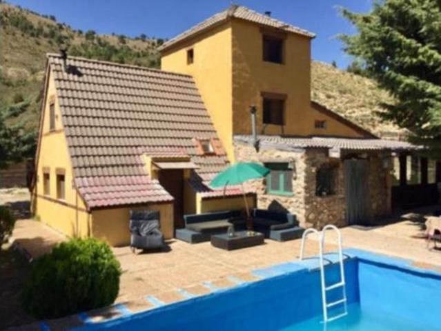 Casa Venta Camarena de la Sierra, Camarena de la Sierra