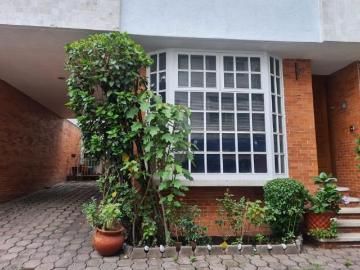 CASA VENTA, COL. LOMAS QUEBRADAS. EXCELENTE UBICACIÓN