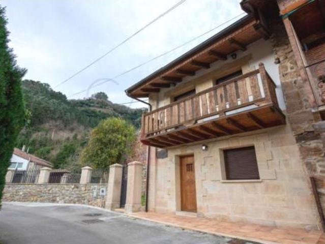 Casa Venta Corvera de Toranzo, Prases