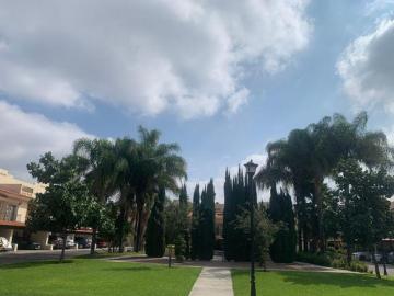 Gánela casa nueva coto parque,lujo Galerias 8’980,000.275mts. Constr. 5 recamaras +studio grande