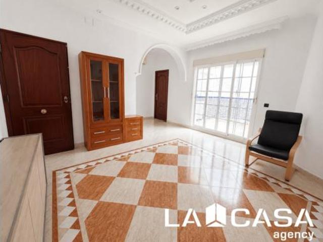 Casa Venta Dos Hermanas, Centro Doña Mercedes