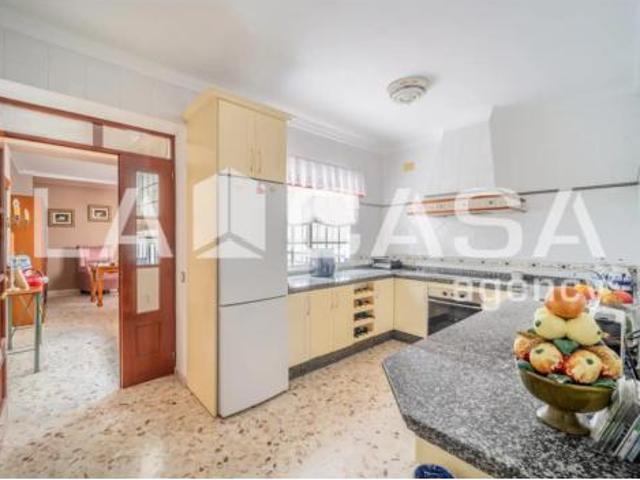 Casa Venta Dos Hermanas, Centro Doña Mercedes