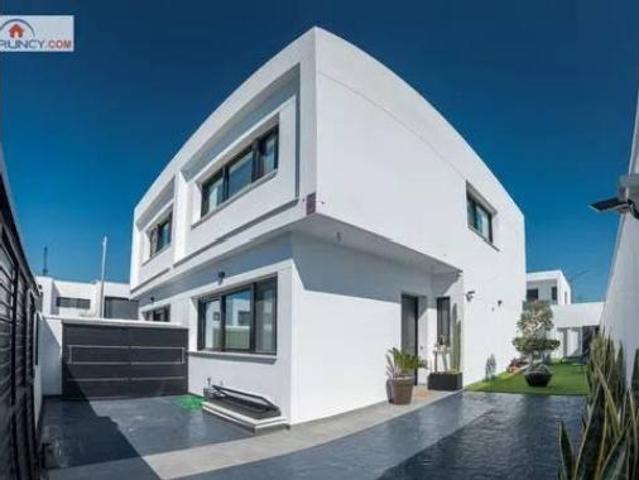 Casa Venta Dos Hermanas, Entrenúcleos
