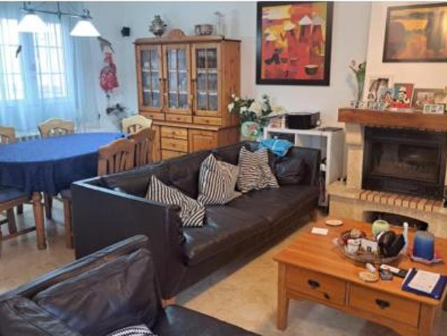 Casa Venta Dos Hermanas, Entrenúcleos