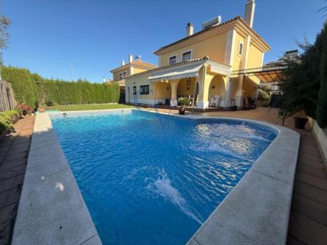 Casa Venta Dos Hermanas, Entrenúcleos