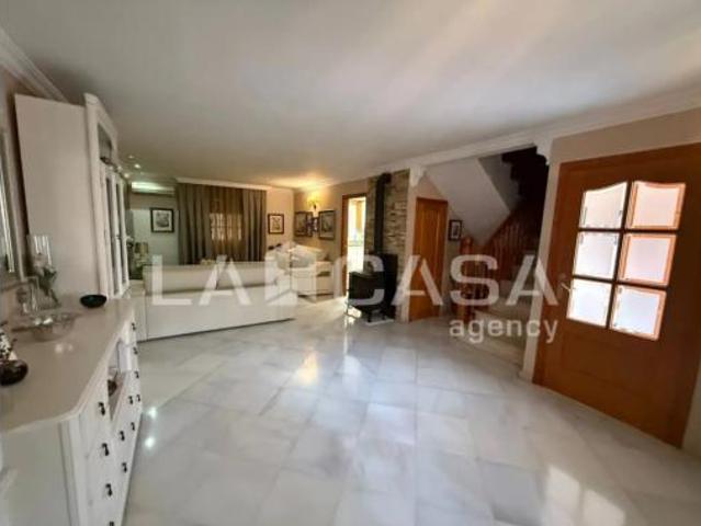 Casa Venta Dos Hermanas, Entrenúcleos