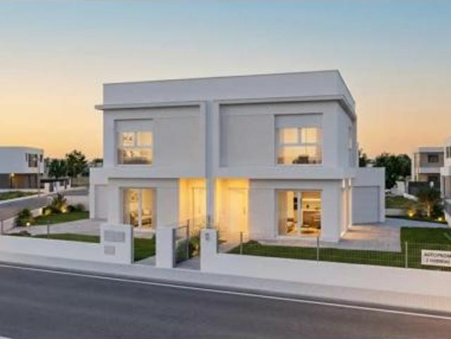 Casa Venta Illescas, Zona de la Estación Cruz Roja