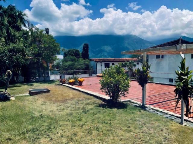 CASA VENTA LOMAS DEL MIRADOR 730M2 CONST. 1400 M2 TNO