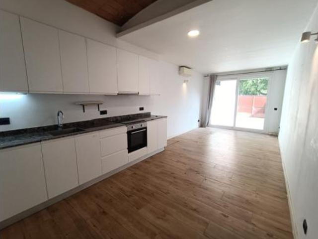 Casa Venta Salt, Veïnat