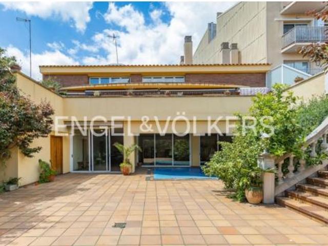 Casa Venta Terrassa, Escola Industrial Plaça de Catalunya