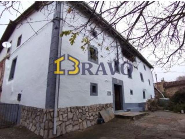 Casa Venta Valle de Losa, Castricciones