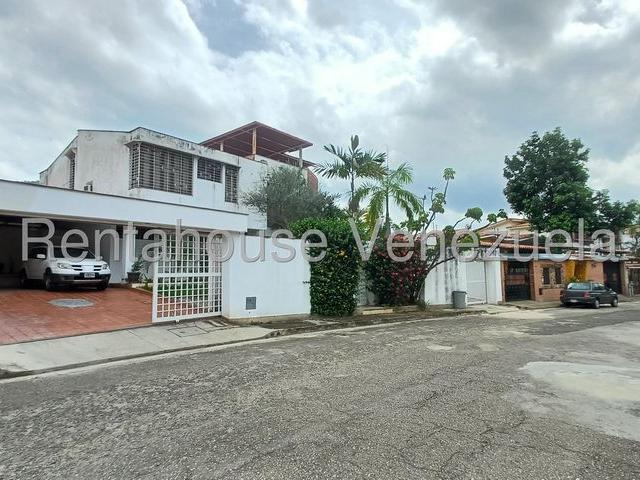 Casa venta 495 Mts. Cerca de casupo y las 4 Avenidas, Especiosa, iluminada En rebo III Valencia Carabobo Leida Falcon LF25 10430