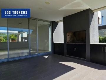 Casa Venta 4 ambientes 7 años, 460m2, 2 cocheras, 151 Esquina 3 Barrio Los Troncos 0, Los Troncos | Inmuebles Clarín