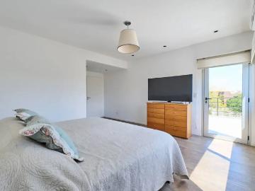 Casa Venta 4 años 7 ambientes, 231m2, 5 cocheras, Aristobulo Del Valle 5100, San Francisco | Inmuebles Clarín