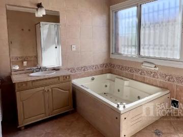 Casa Venta 5 ambientes 50 años, 292m2, con balcón, Ladislao Martinez 800, Acassuso Vias / Libertador | Inmuebles Clarín