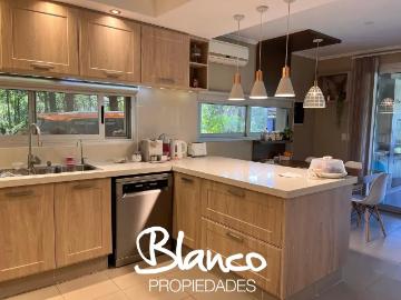 Casa Venta 7 ambientes 10 años, 2 cocheras, 239m2,, San Isidro Labrador | Inmuebles Clarín