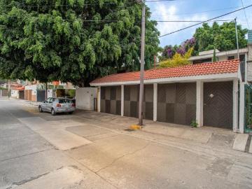Casa venta/Renta Colon Echegaray 3 Rec, 3 autos, 2.5 baños, remodelada 3 años
