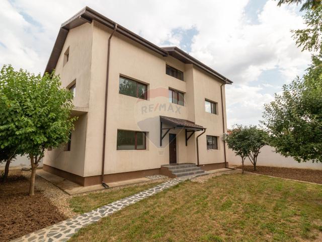 casa / vila spatioasa p+1+m de inchiriat zona padurea cernica