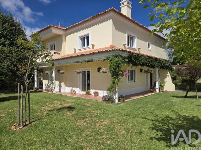 Casa / Villa em Casais e Alviobeira de 178 m²