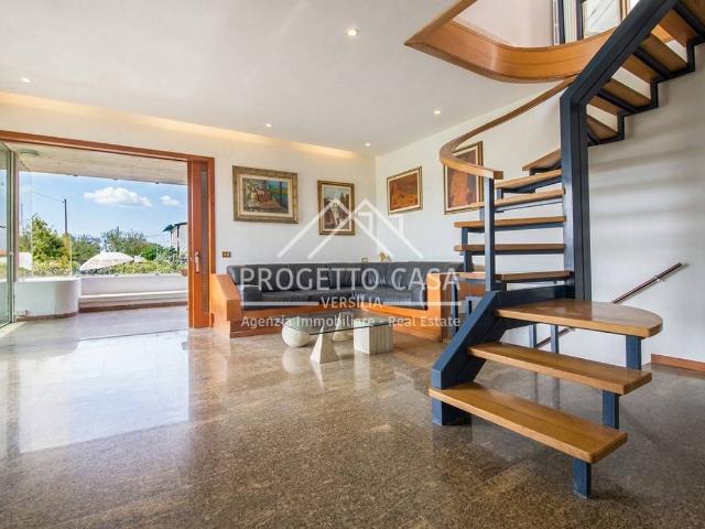 Casa / Villa in vendita a Camaiore, Lido di Camaiore