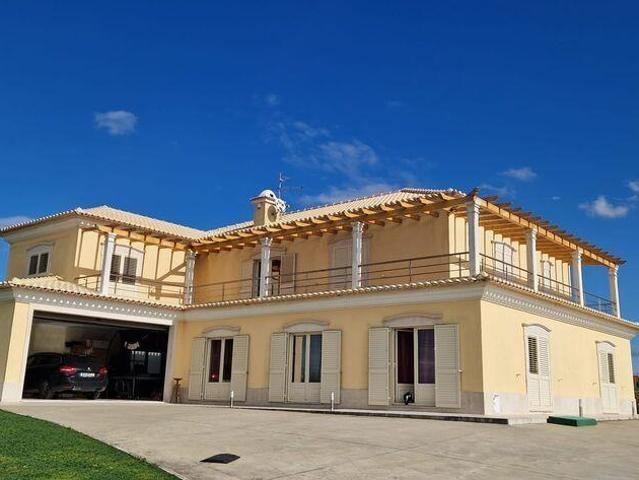 Casa / Villa T4 em Mafra de 282,00 m² 282m² Mafra