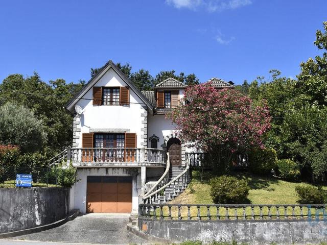 Casa / Villa T4 em Moure de 330,00 m²