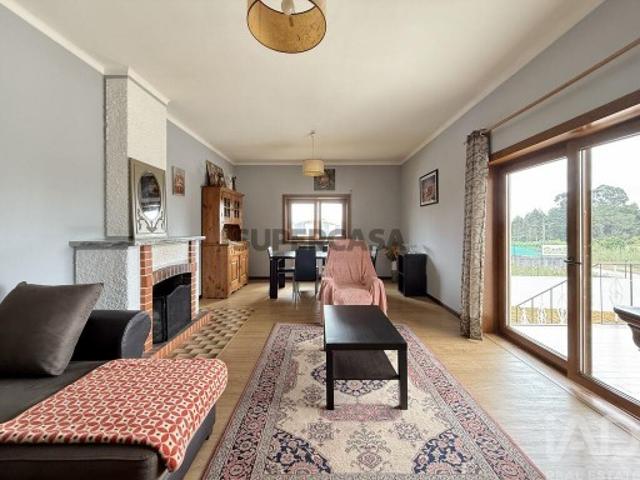Casa / Villa T4 em Oiã de 137 m²