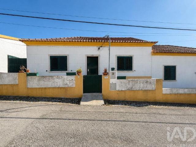 Casa / Villa T4 em Azeitão de 120,7 m² 120m² Azeitão São Lourenço e São Simão