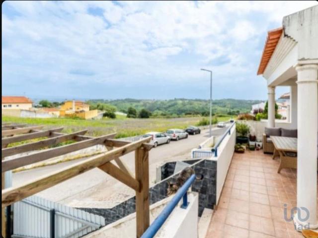 Casa / Villa T4 em Alcobaça e Vestiaria de 163,00 m²