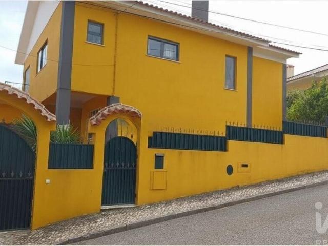 Casa / Villa T4 em Alcabideche 206m² Alcabideche