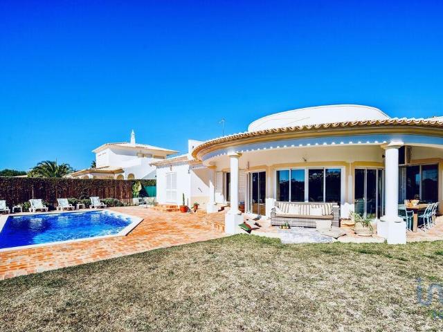 Casa / Villa T4 em Albufeira e Olhos de Água de 180,00 m²